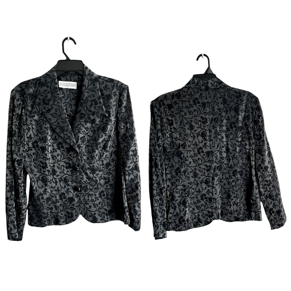 Woman’s Jessica Howard blazer